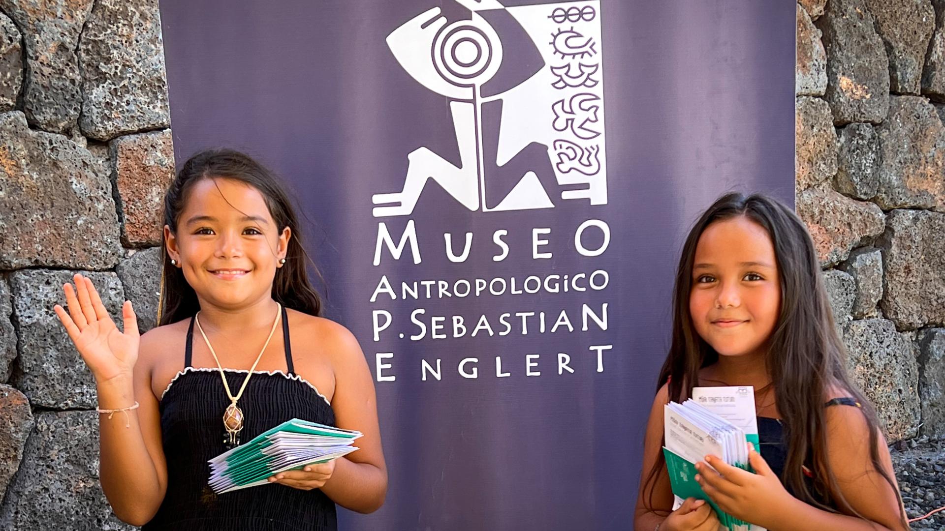 Hijas de Tevo Pakarati en la ceremonia de inauguración