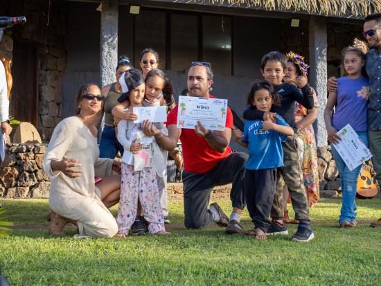 Niños y niñas en la ceremonia de premiación, fotografías de Sergio Moya
